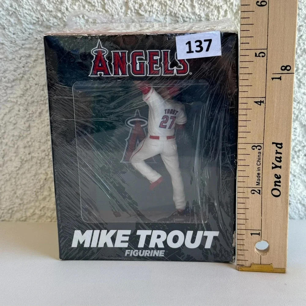 Mike Trout LA Angels Figurine 2015 Catch Commemorative SGA MLB Collectible New